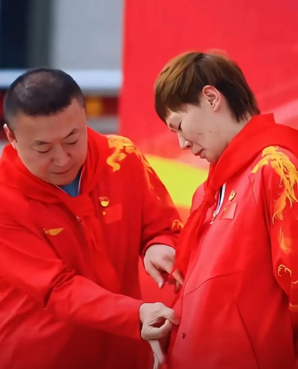 日本羽毛球队鏖战中国羽毛球队，马琳惊艳世界