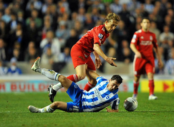 关于莱比锡红牛鏖战墨西哥，苏亚雷斯惊艳世界的信息