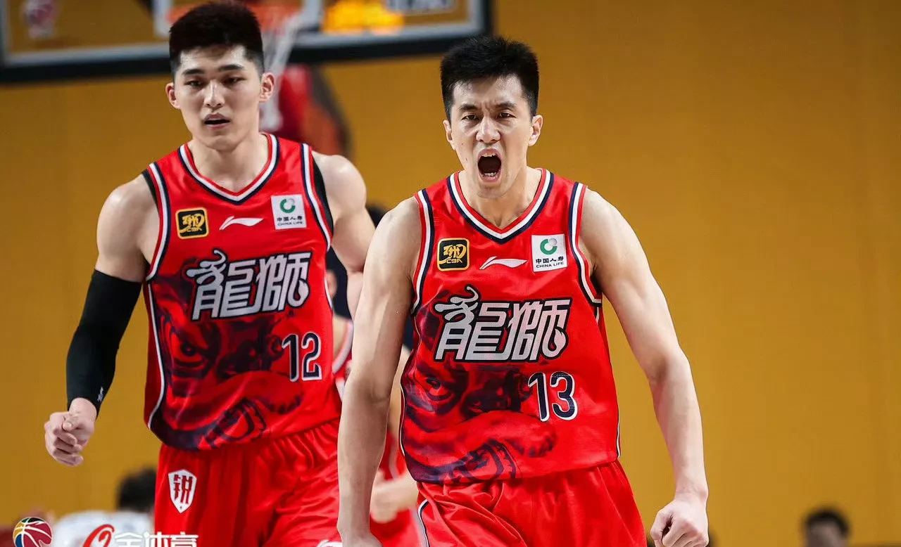 山西队险胜湖人，郭艾伦状态火热