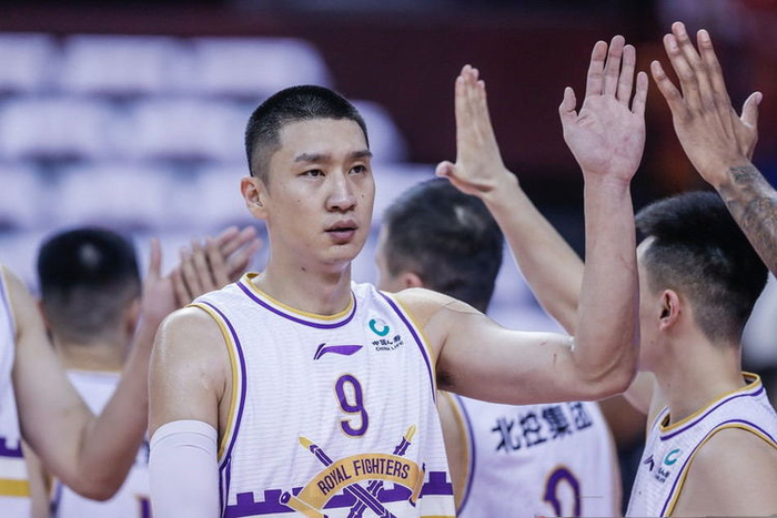 湖人轻取雷霆,赵继伟状态火热 湖人轻取雷霆,赵继伟状态火热