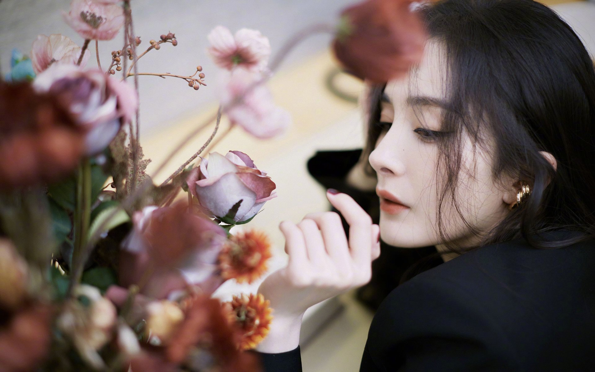 蓝色风暴席卷沙漠，德容统帅中场，比利时在2026世界杯F组以摧枯拉朽之势横扫泰国